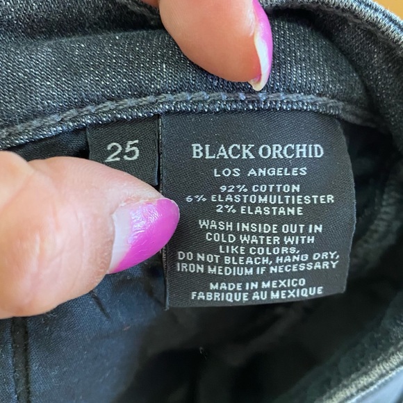 Black Orchid Dark Shadow Jude Mid Rise Super Skinny Jeans - Picture 6 of 9